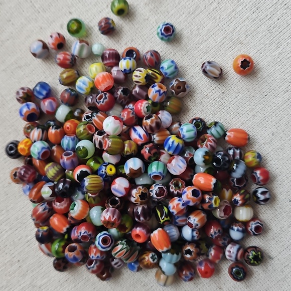 🚫FOR DAWN🚫3 Oz. Vintage Chinese Colorful Glass Millifiore Beads - Picture 3 of 4